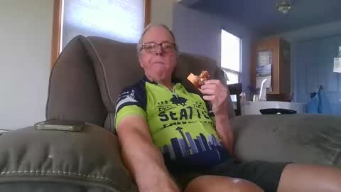 tacrunner66_ online show from April 2026 07:29:02 PM