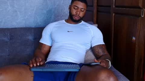 Tairon Tucke online show from February 2025 05:11:02 PM