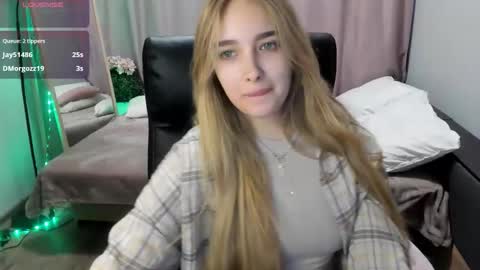 Snapshot of taisia_hot chatting on March 2026 09:15:02 AM Taisia online show from March 2026 09:15:02 AM