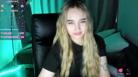 Snapshot of taisia_hot chatting on March 2026 09:12:02 AM Taisia online show from March 2026 09:12:02 AM