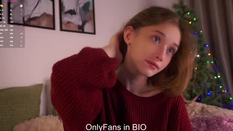 Snapshot of taitehambelton chatting on December 2025 01:34:02 AM Mia online show from December 2025 01:34:02 AM