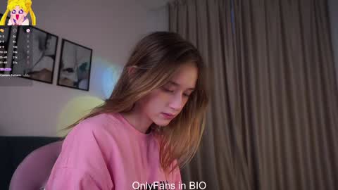 Snapshot of taitehambelton chatting on February 2026 01:45:01 AM Mia online show from February 2026 01:45:01 AM