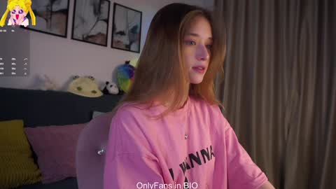 Snapshot of taitehambelton chatting on February 2026 01:35:02 AM Mia online show from February 2026 01:35:02 AM