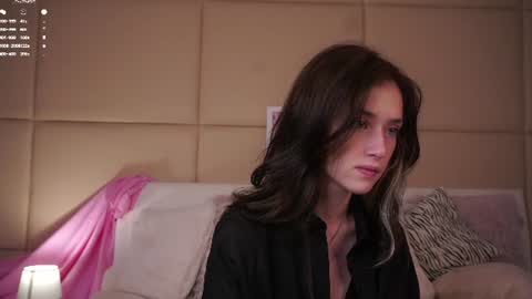 Mia online show from June 2026 01:12:02 AM