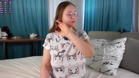 Molly online show from March 2026 01:06:02 AM