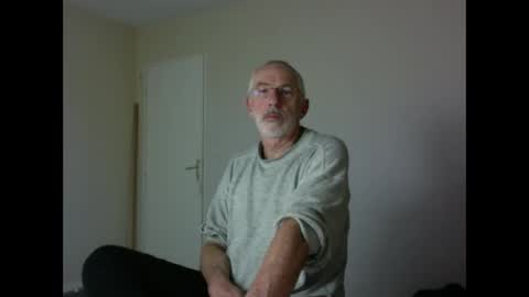 Snapshot of taliesin4321 chatting on October 2025 06:52:02 PM Jack Pierrot online show from October 2025 06:52:02 PM