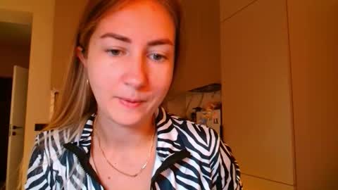  Kira  online show from November 2025 06:13:02 AM