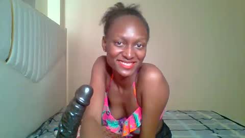 Snapshot of talisha_smiley chatting on April 2026 02:22:01 PM talisha smiles online show from April 2026 02:22:01 PM