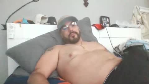 Snapshot of talllatino310 chatting on February 2026 07:39:02 PM talllatino310 online show from February 2026 07:39:02 PM