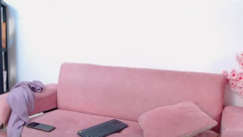 Snapshot of tamar4_f00x chatting on May 2026 12:43:02 PM Hi im sara online show from May 2026 12:43:02 PM