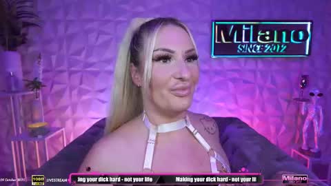 Snapshot of tamaramilano chatting on October 2025 08:23:02 AM TamaraMilano online show from October 2025 08:23:02 AM