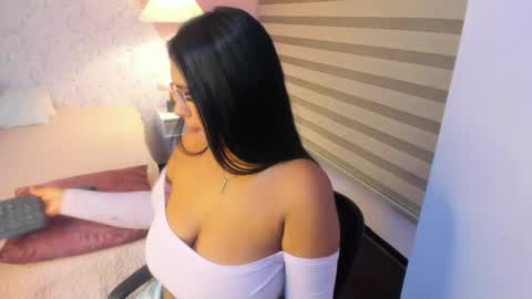 Snapshot of tammara_brm chatting on May 2026 01:38:02 PM Tammara online show from May 2026 01:38:02 PM