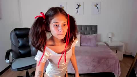 Snapshot of tamy_edwards chatting on January 2025 01:21:02 AM Tamy online show from January 2025 01:21:02 AM