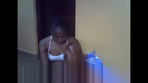 tainaissa online show from April 2026 07:07:01 PM