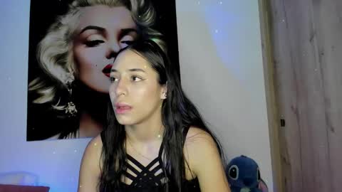 tania06 online show from October 2025 01:44:01 PM