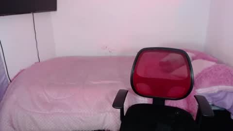 Snapshot of tania_rendon1 chatting on February 2025 08:54:01 PM Tania online show from February 2025 08:54:01 PM