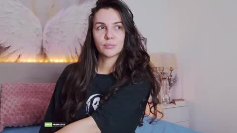 Tania Amore online show from May 2026 07:30:01 PM