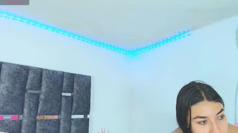 Tania online show from October 2025 11:31:02 AM