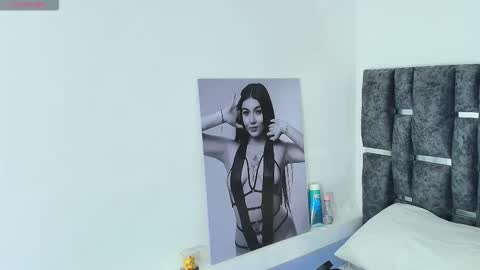 Tania online show from November 2025 11:13:01 AM