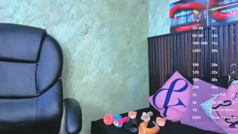 Snapshot of tanisha__lux chatting on June 2026 02:24:02 AM Tanisha online show from June 2026 02:24:02 AM