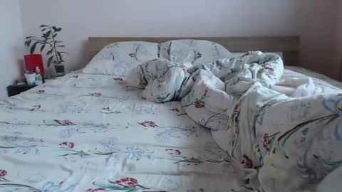 Snapshot of taniyushka chatting on October 2025 06:36:02 AM Taniyushka online show from October 2025 06:36:02 AM