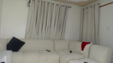 tania online show from December 2025 11:09:02 PM