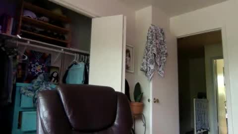 Dr. Love online show from April 2026 07:58:01 PM