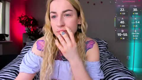 Snapshot of tanya_acid chatting on February 2025 06:38:02 AM Tanya acid       online show from February 2025 06:38:02 AM