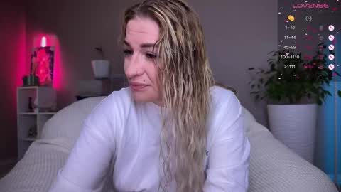Snapshot of tanya_acid chatting on October 2025 11:44:01 AM Tanya acid       online show from October 2025 11:44:01 AM