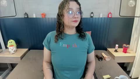 tarablack_ online show from October 2025 04:03:02 AM