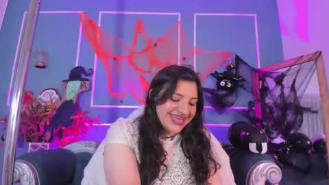 Snapshot of tarataylorr chatting on October 2025 02:28:01 AM Tara online show from October 2025 02:28:01 AM