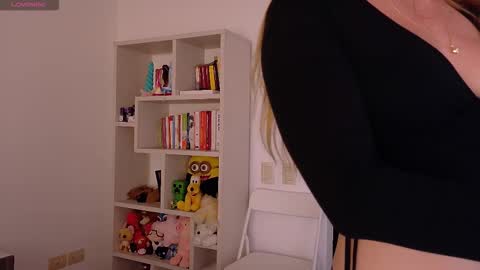 Snapshot of tarawhite_ chatting on March 2026 09:11:01 PM Tara White online show from March 2026 09:11:01 PM