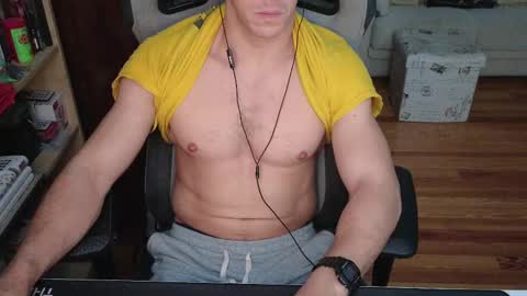 Carlenjoyswithoil online show from February 2025 03:38:01 PM