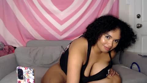 Snapshot of tasteekitty chatting on January 2025 10:46:01 AM Tastee Kitty online show from January 2025 10:46:01 AM
