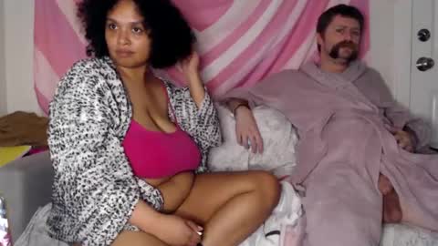 Snapshot of tasteekitty chatting on February 2025 06:32:01 AM Tastee Kitty online show from February 2025 06:32:01 AM