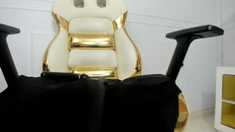 Snapshot of tasty_desires chatting on January 2025 04:37:02 PM TATIS online show from January 2025 04:37:02 PM