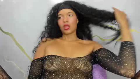 Snapshot of tasty_desires chatting on February 2025 05:26:02 AM TATIS online show from February 2025 05:26:02 AM