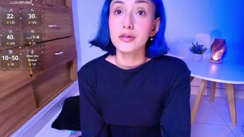 Snapshot of tati_cardenas chatting on March 2026 05:18:01 AM AME online show from March 2026 05:18:01 AM