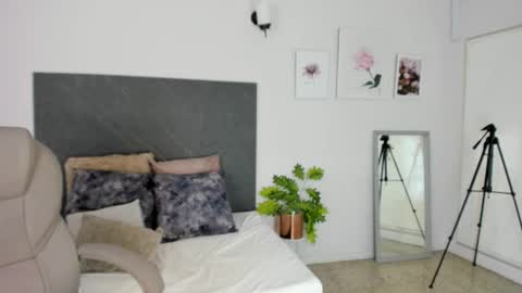 Tati Saldarriaga online show from November 2025 10:59:02 AM