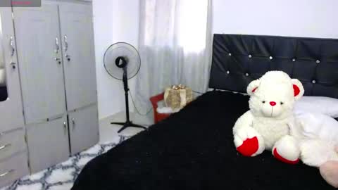 Snapshot of tatiana_montiel chatting on April 2026 06:59:02 PM Tatiana online show from April 2026 06:59:02 PM