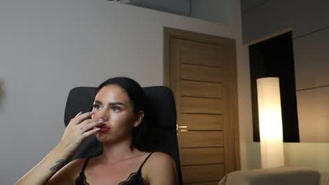 Snapshot of tatianaxoxo1 chatting on July 2026 05:56:02 PM Tatiana online show from July 2026 05:56:02 PM