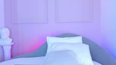 Snapshot of tatii_moon chatting on March 2026 05:46:02 AM Tati online show from March 2026 05:46:02 AM