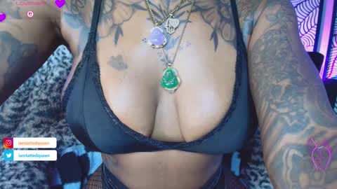 Snapshot of tatted_vixen chatting on November 2025 07:24:01 PM Tatted Queen online show from November 2025 07:24:01 PM