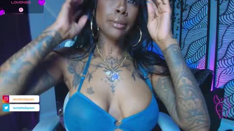 Snapshot of tatted_vixen chatting on November 2025 07:36:01 PM Tatted Queen online show from November 2025 07:36:01 PM