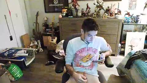 Snapshot of tattedcumdaddy chatting on October 2025 11:02:01 PM tattedcumdaddy online show from October 2025 11:02:01 PM