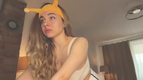 Snapshot of tatti_1 chatting on December 2024 09:55:02 AM Tata online show from December 2024 09:55:02 AM