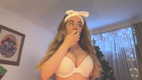 Snapshot of tatti_1 chatting on December 2024 09:47:02 PM Tata online show from December 2024 09:47:02 PM