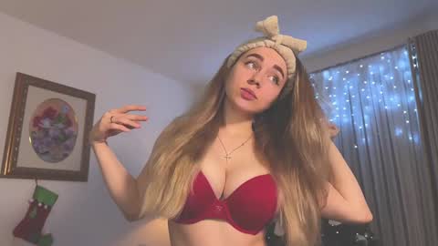 Snapshot of tatti_1 chatting on December 2024 03:03:02 AM Tata online show from December 2024 03:03:02 AM