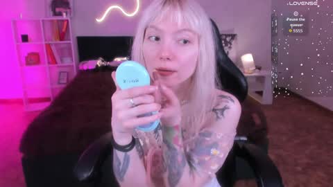 tattoo_artbaby online show from April 2026 12:54:02 AM