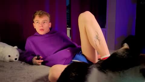 Alex but u can call me Theo online show from December 2025 06:18:01 AM